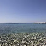 Apollon דירה Akrogiali